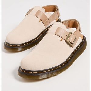 New in box Dr. Martens unisex woman 7  man 6